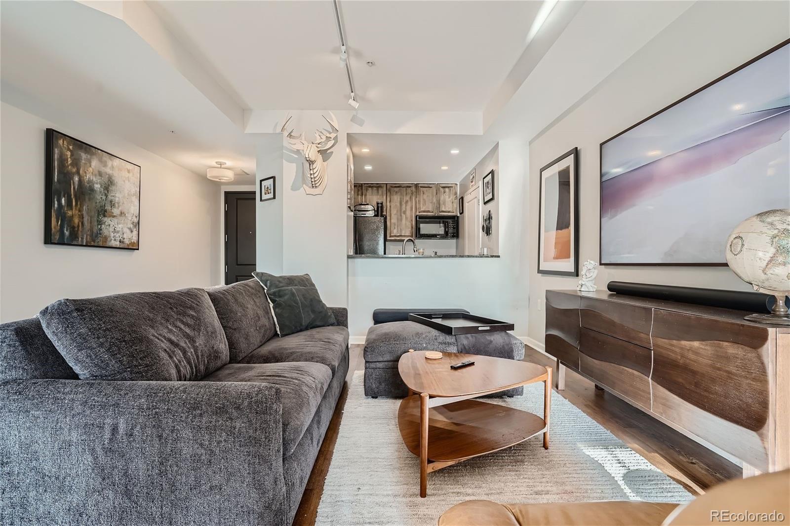 MLS Image #4 for 925 n lincoln street 8e-s,denver, Colorado