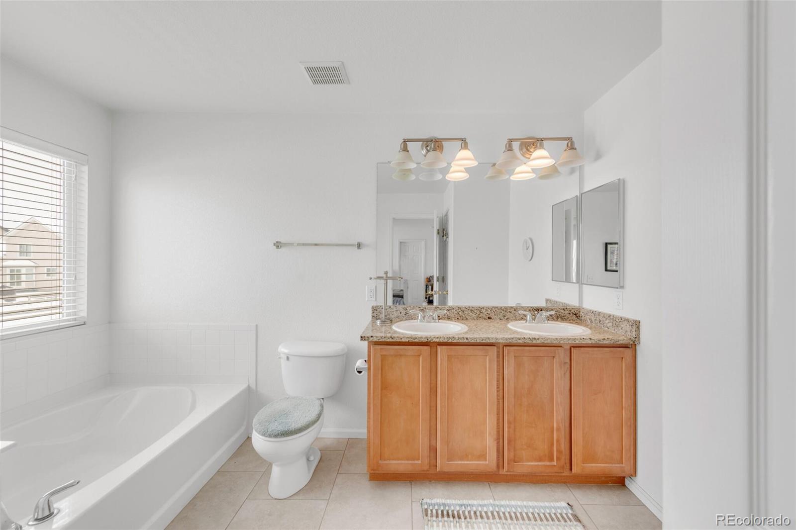 MLS Image #20 for 15904  robins drive,denver, Colorado