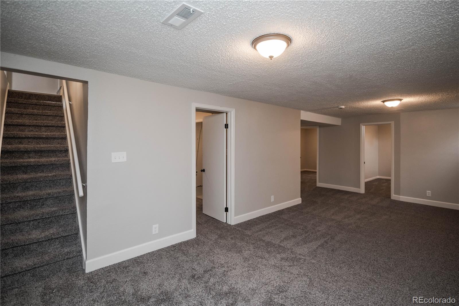 MLS Image #24 for 14900  robins drive,denver, Colorado