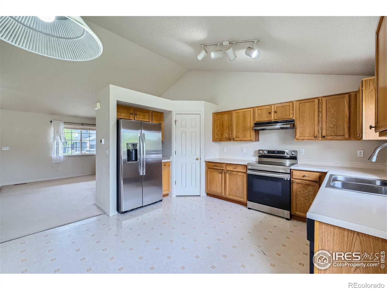 MLS Image #9 for 1118  woodside road,longmont, Colorado