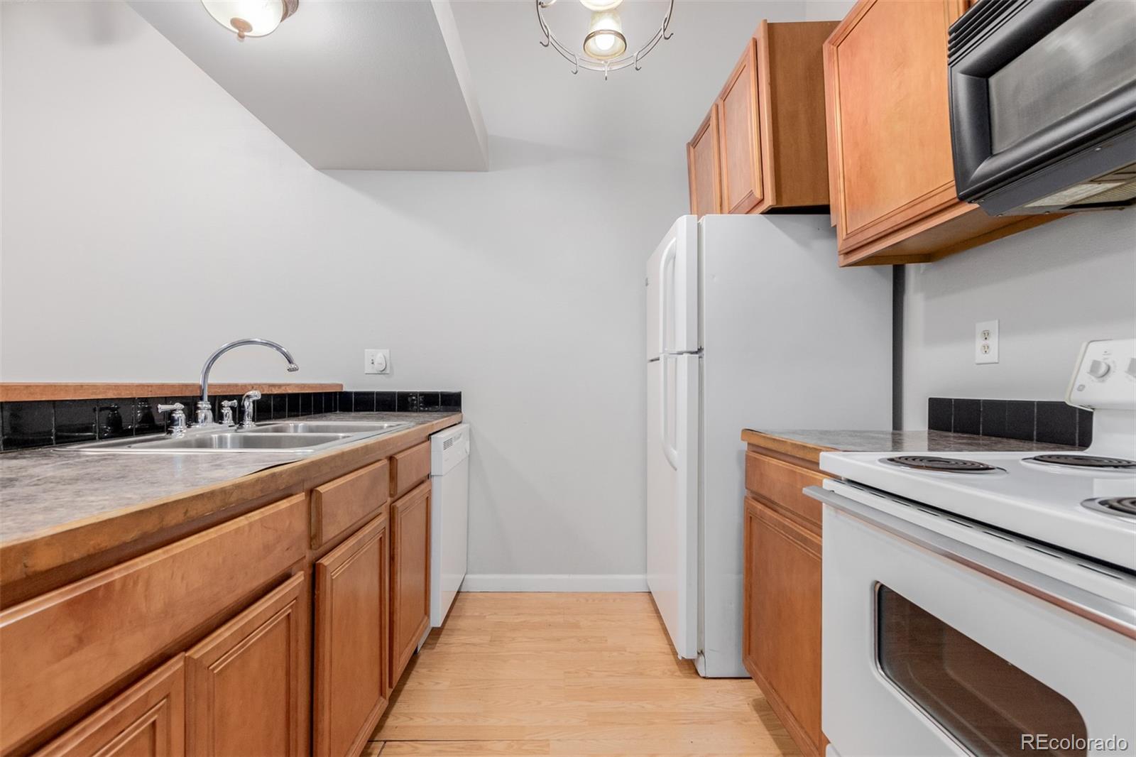 MLS Image #11 for 4273 s salida way,aurora, Colorado