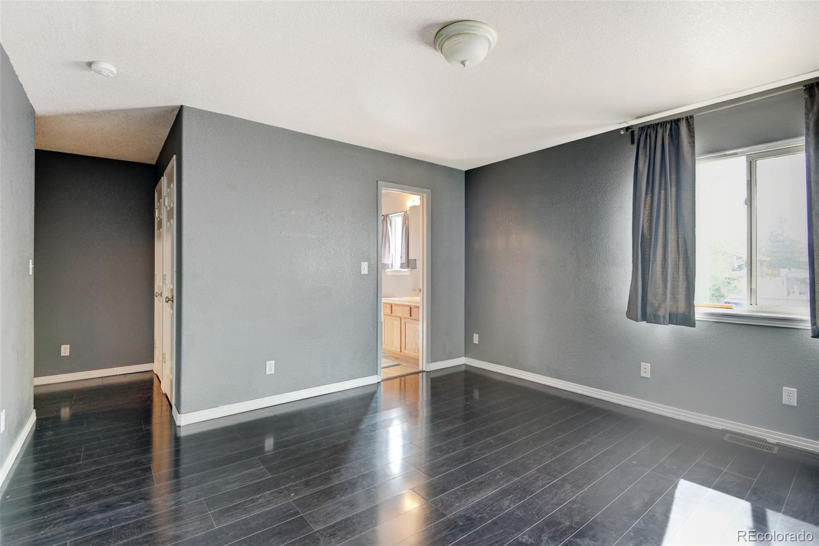 MLS Image #11 for 465  knox court,denver, Colorado