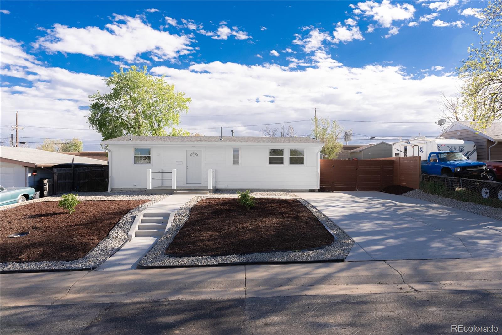 MLS Image #3 for 760  bronco road,denver, Colorado