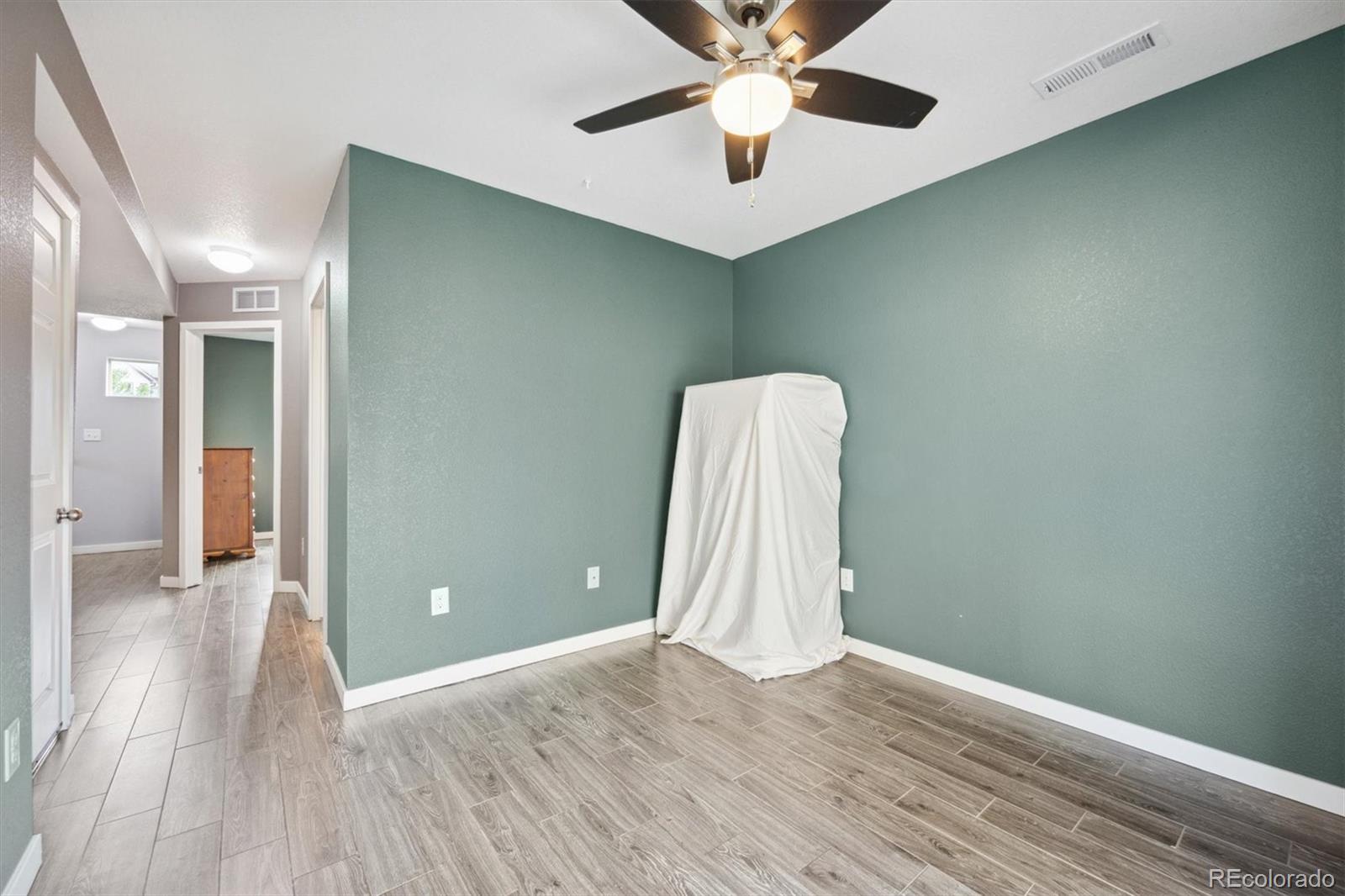 MLS Image #17 for 19155 e 55th avenue,denver, Colorado