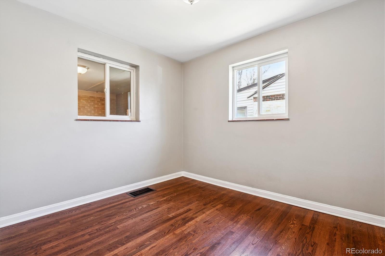 MLS Image #19 for 3001  newport street,denver, Colorado