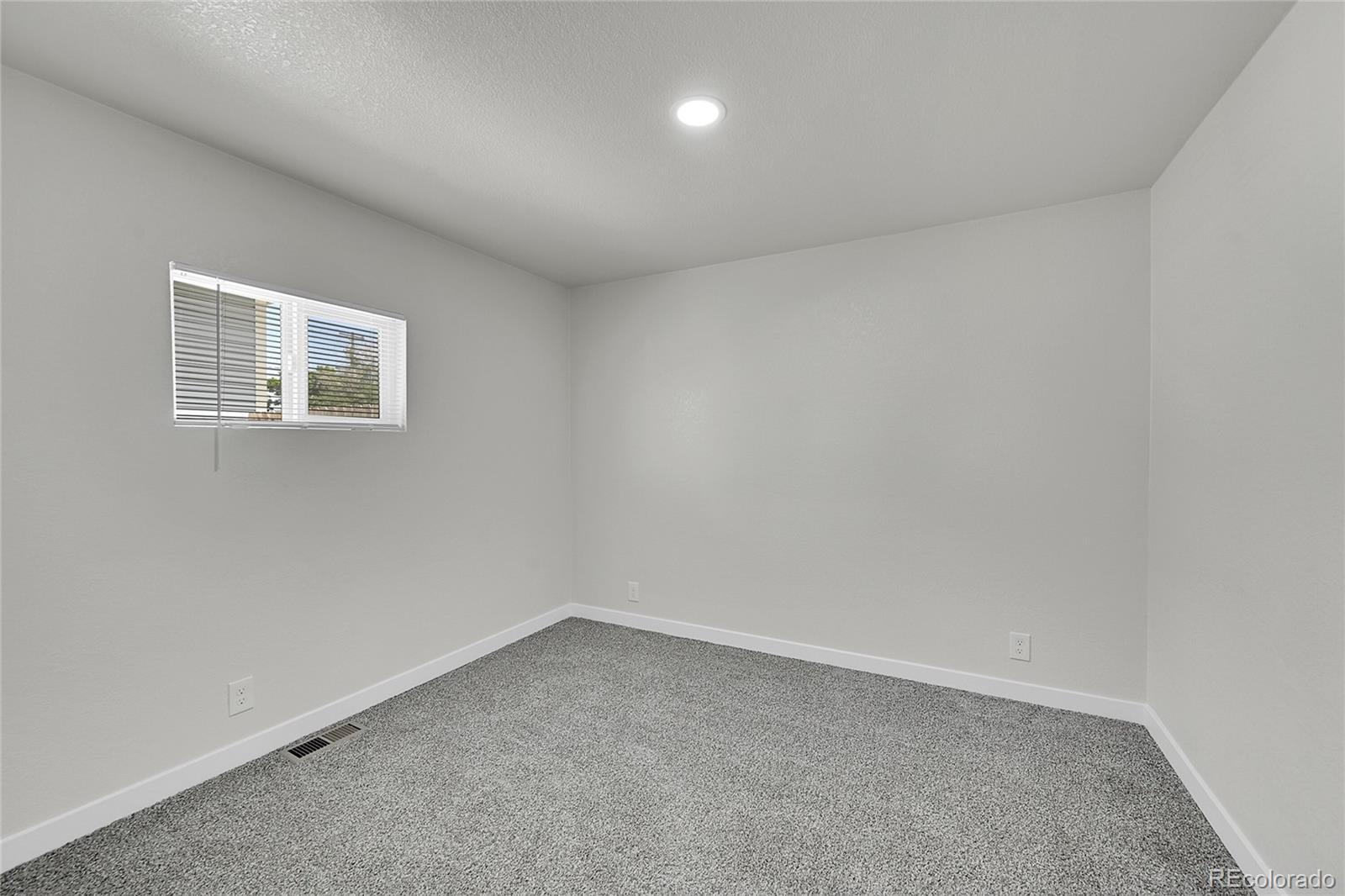 MLS Image #14 for 6760  bellaire street,commerce city, Colorado