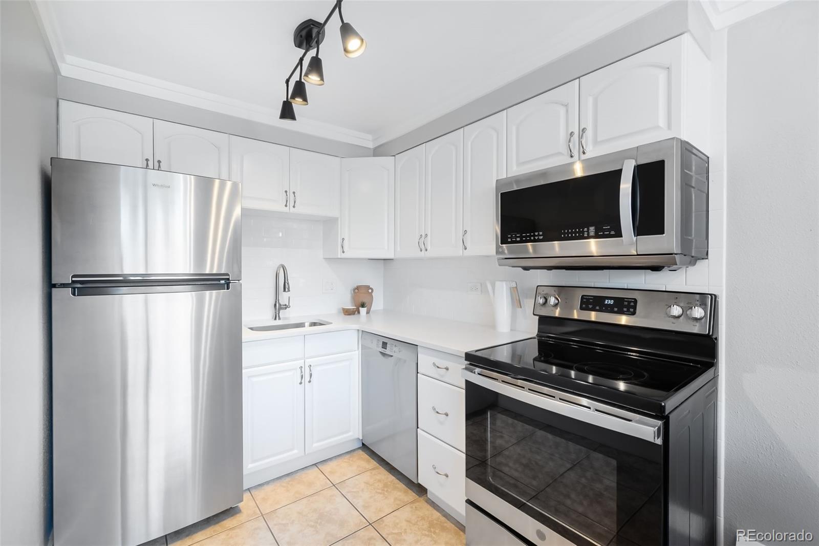 MLS Image #19 for 1035 n colorado boulevard,denver, Colorado