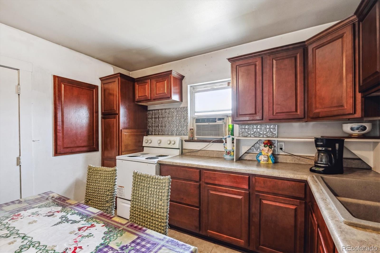 MLS Image #4 for 2425 w college avenue,denver, Colorado