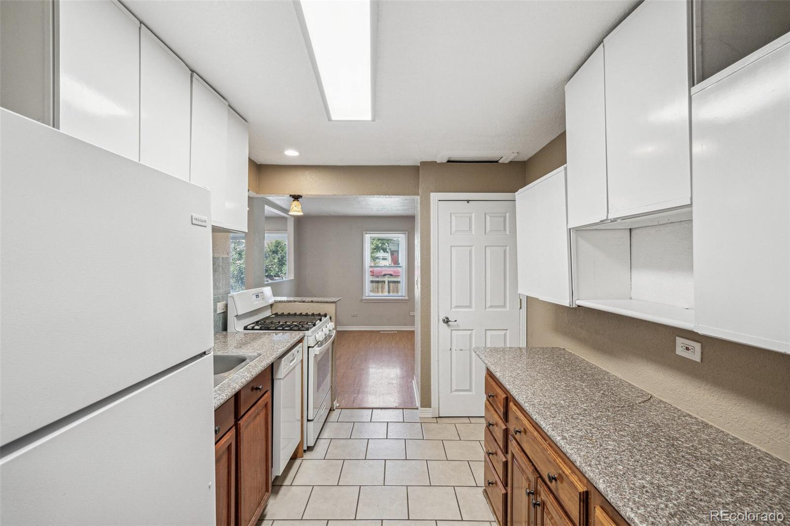 MLS Image #14 for 930  irving street,denver, Colorado