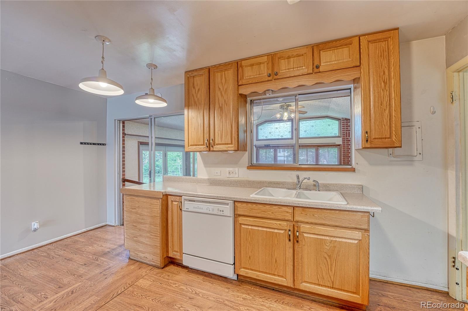 MLS Image #10 for 415 s wheeling way,aurora, Colorado