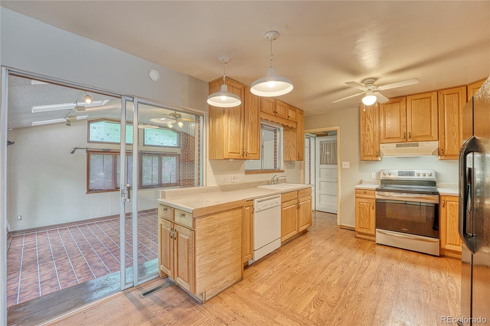 MLS Image #8 for 415 s wheeling way,aurora, Colorado