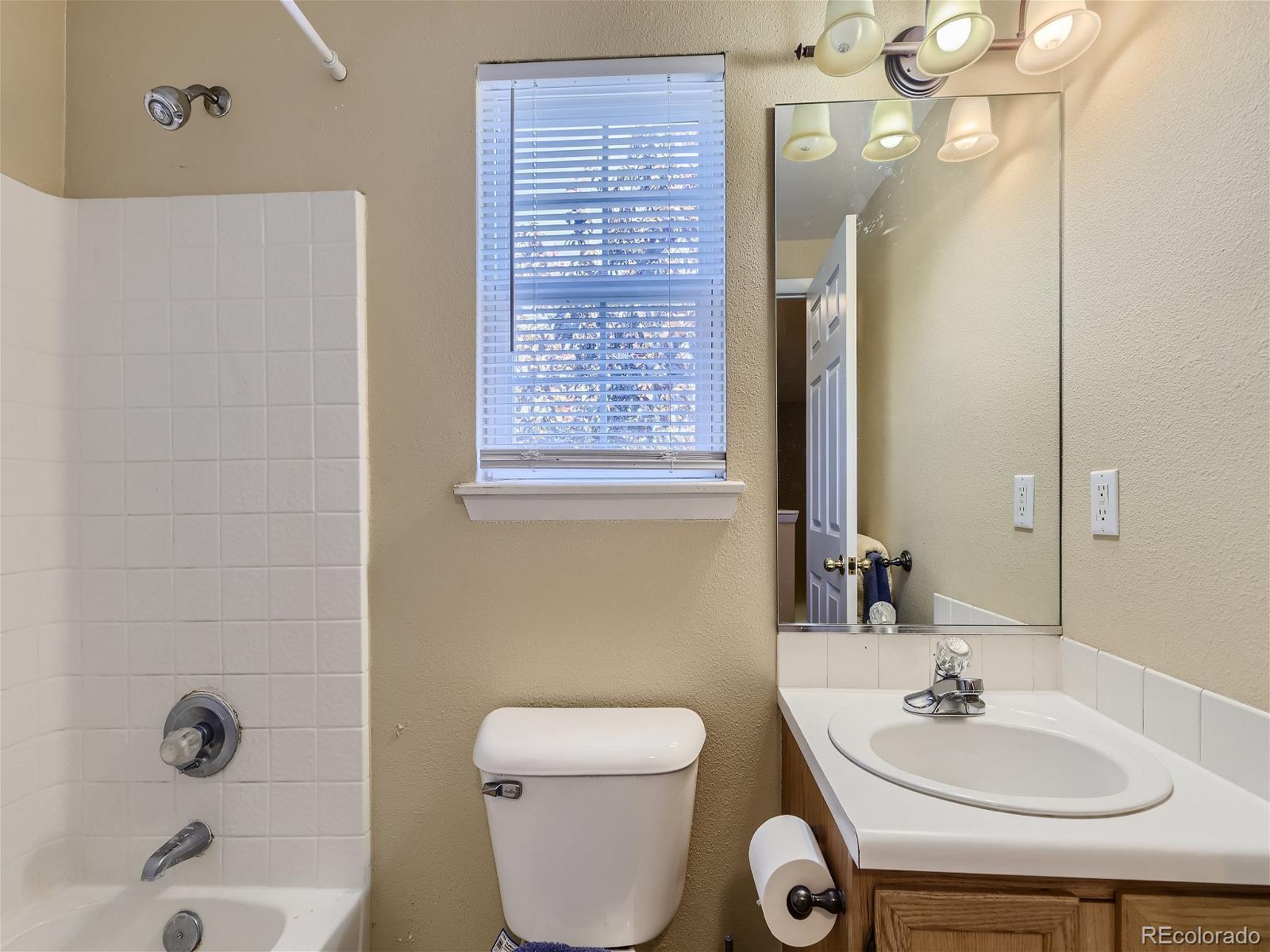 MLS Image #14 for 22462 e princeton drive,aurora, Colorado