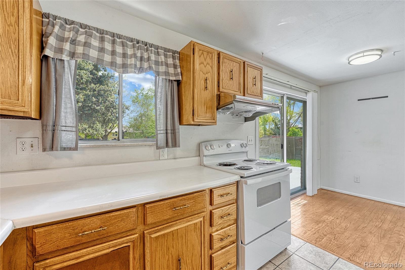 MLS Image #8 for 3082 s boston court,denver, Colorado