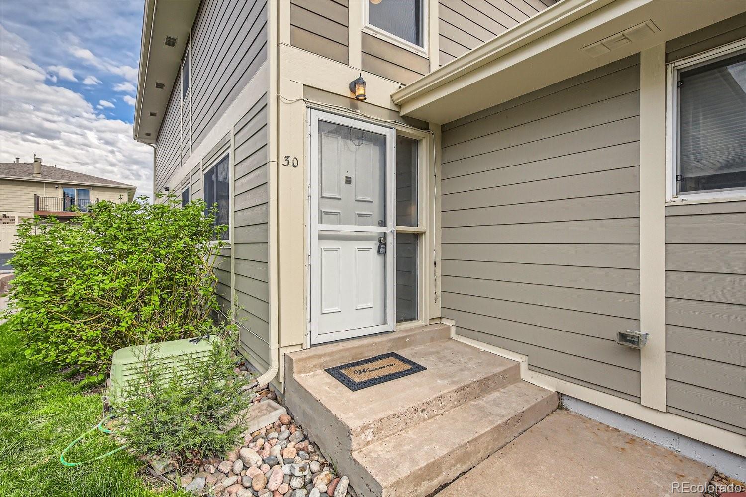 MLS Image #26 for 1250 s monaco parkway,denver, Colorado