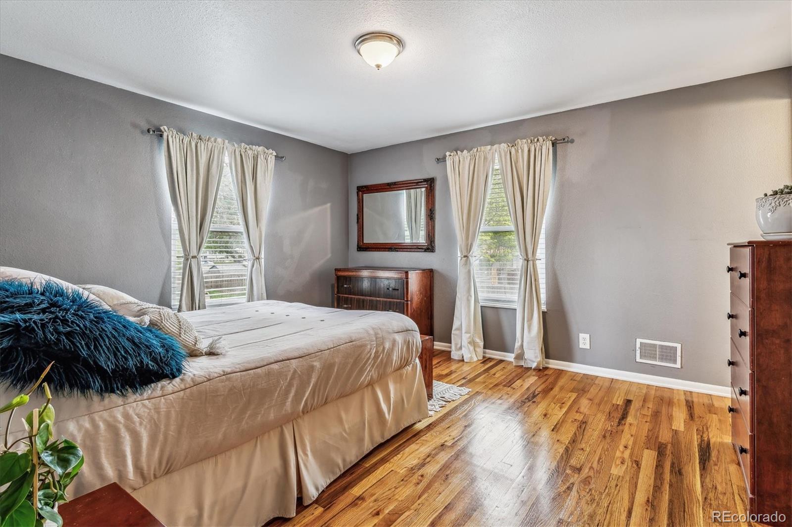 MLS Image #13 for 4844  scranton court,denver, Colorado