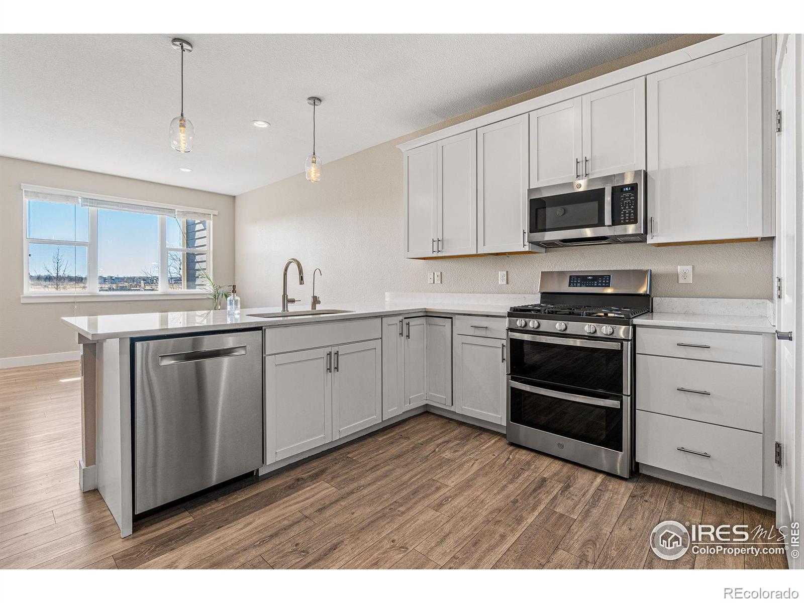 MLS Image #12 for 837  robert street,longmont, Colorado