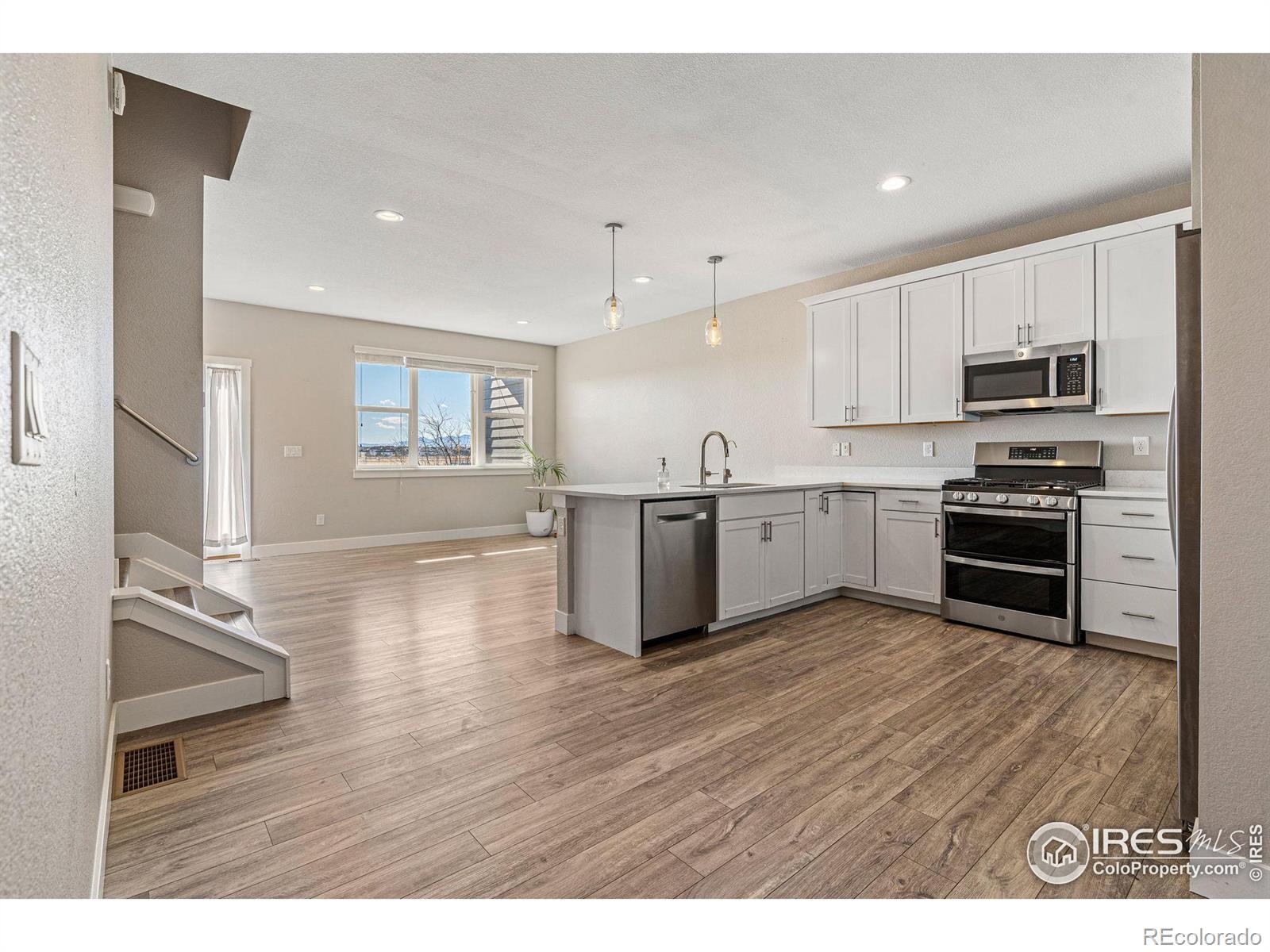 MLS Image #14 for 837  robert street,longmont, Colorado