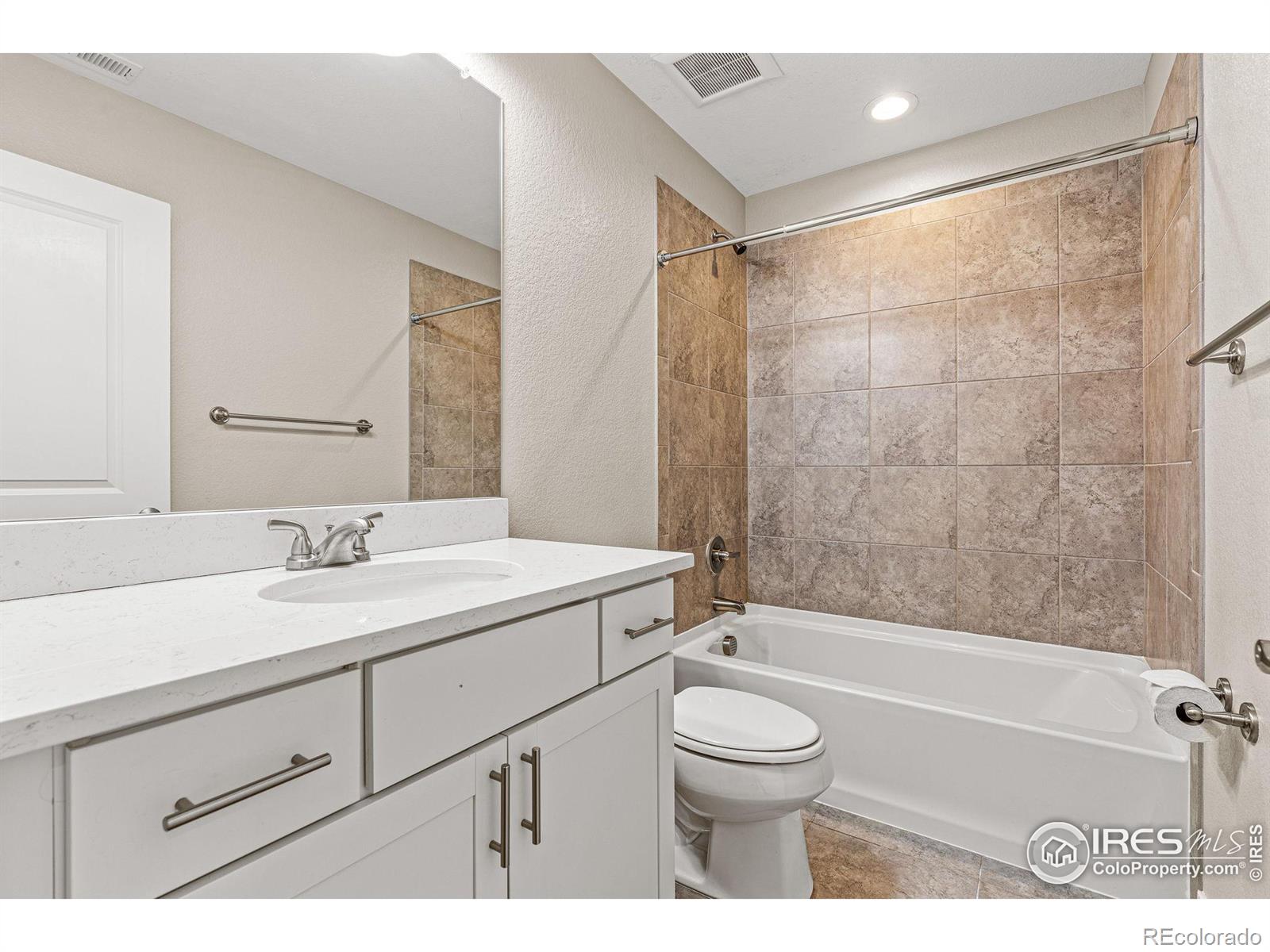 MLS Image #30 for 837  robert street,longmont, Colorado