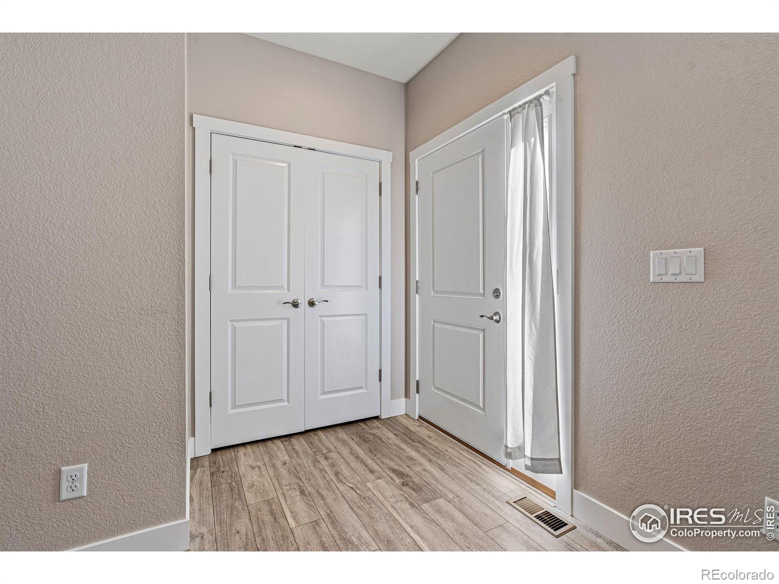 MLS Image #7 for 837  robert street,longmont, Colorado