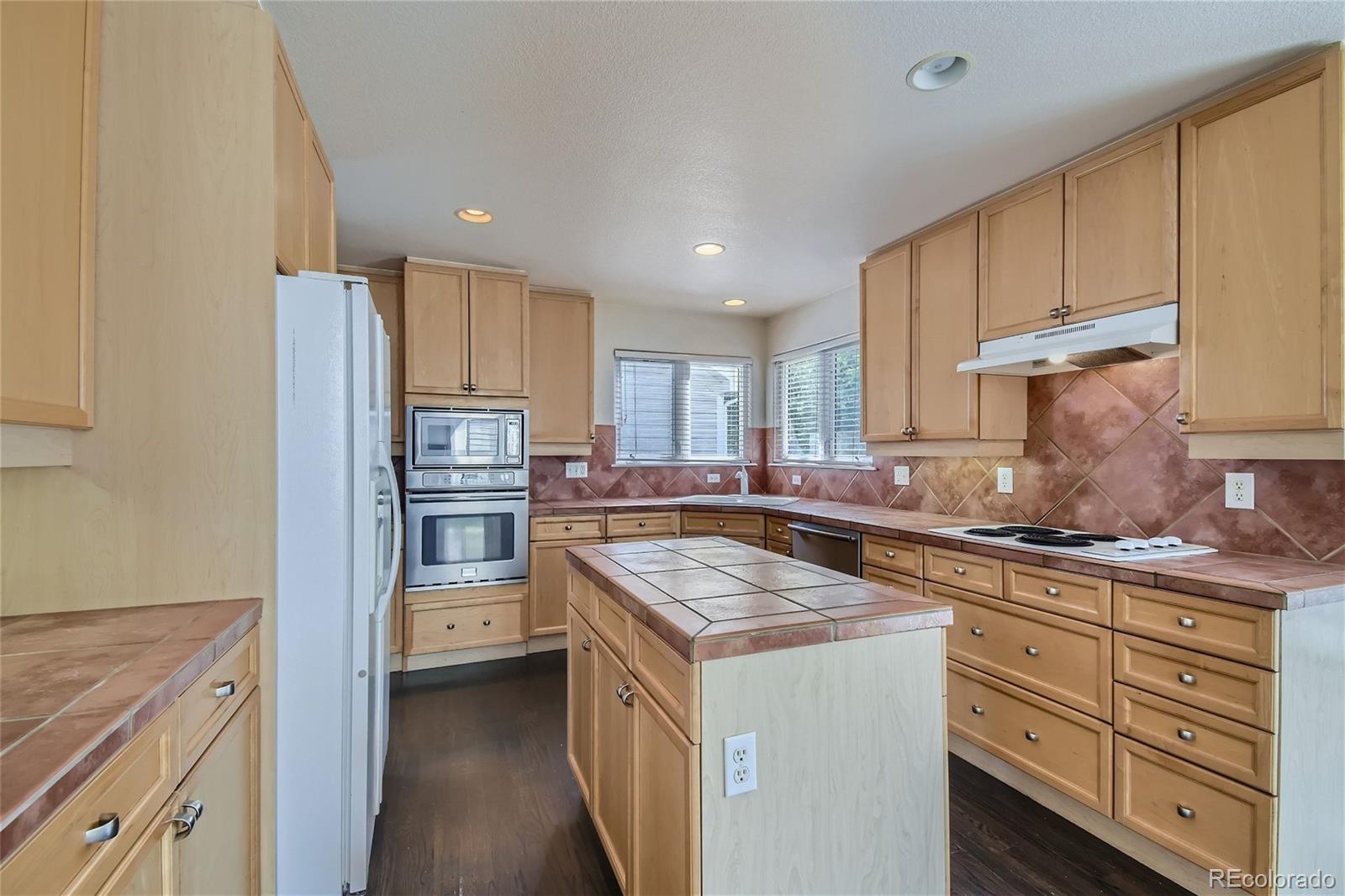 MLS Image #3 for 8382 e amherst circle,denver, Colorado