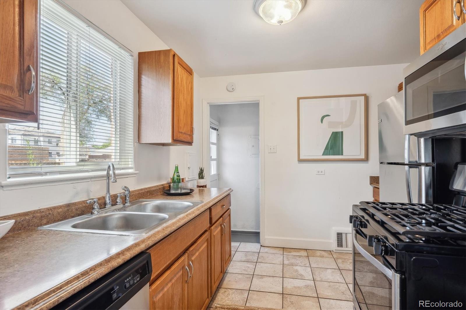 MLS Image #8 for 1545  willow street,denver, Colorado