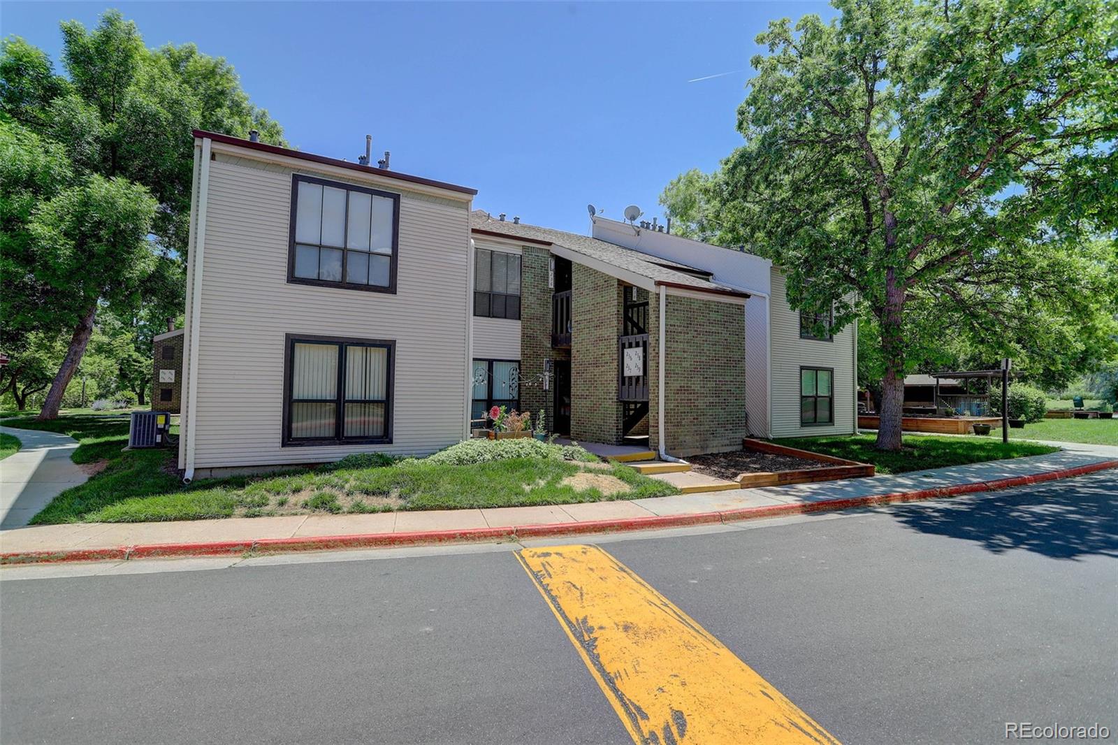 MLS Image #2 for 3550 s harlan street,denver, Colorado