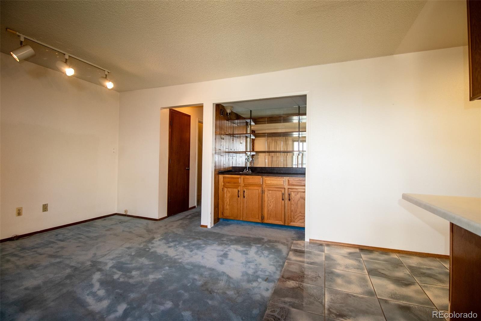 MLS Image #14 for 10330 e jewell avenue,aurora, Colorado