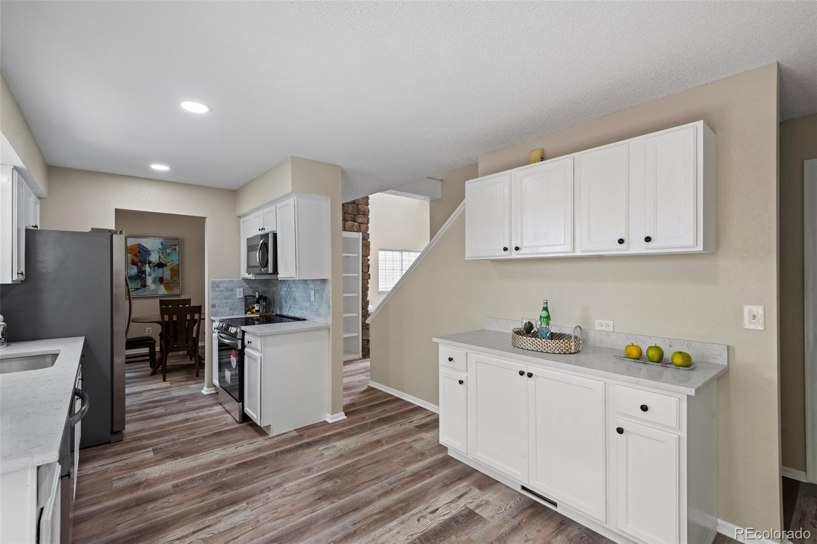 MLS Image #11 for 138 s fraser circle,aurora, Colorado