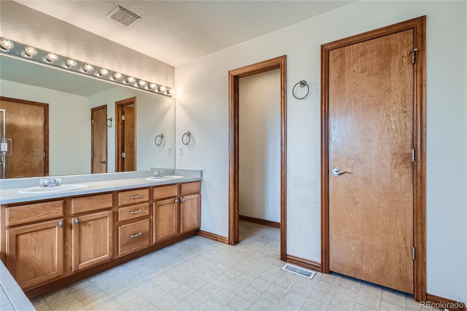 MLS Image #16 for 20591 e amherst place,aurora, Colorado