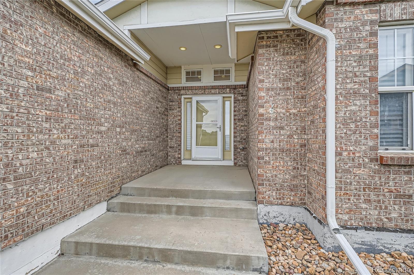 MLS Image #2 for 20591 e amherst place,aurora, Colorado