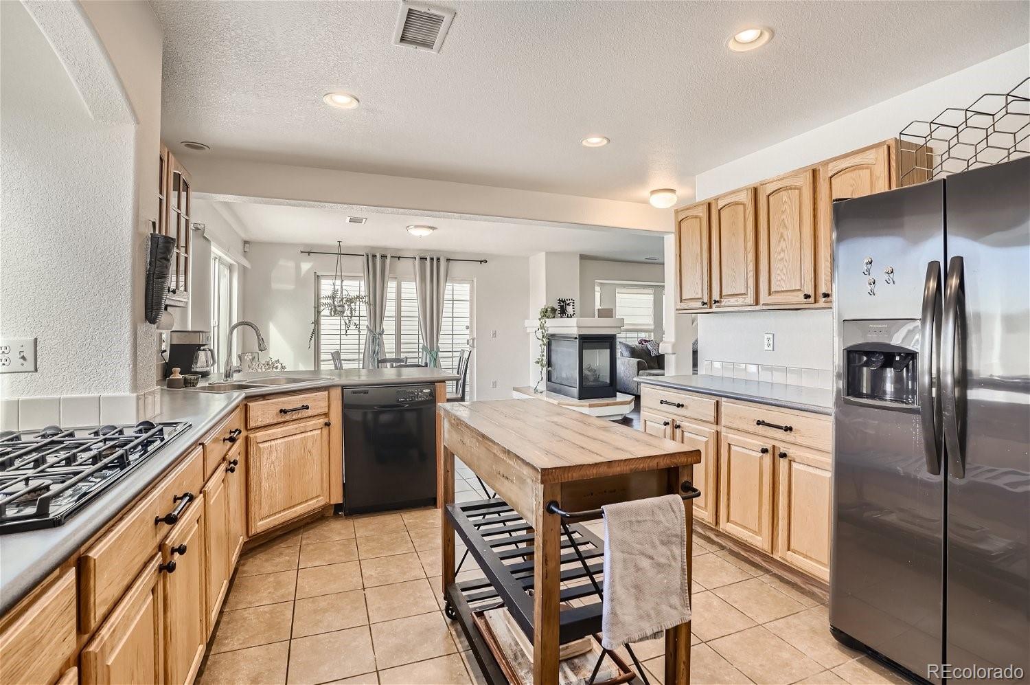 MLS Image #11 for 20546  robins drive,denver, Colorado