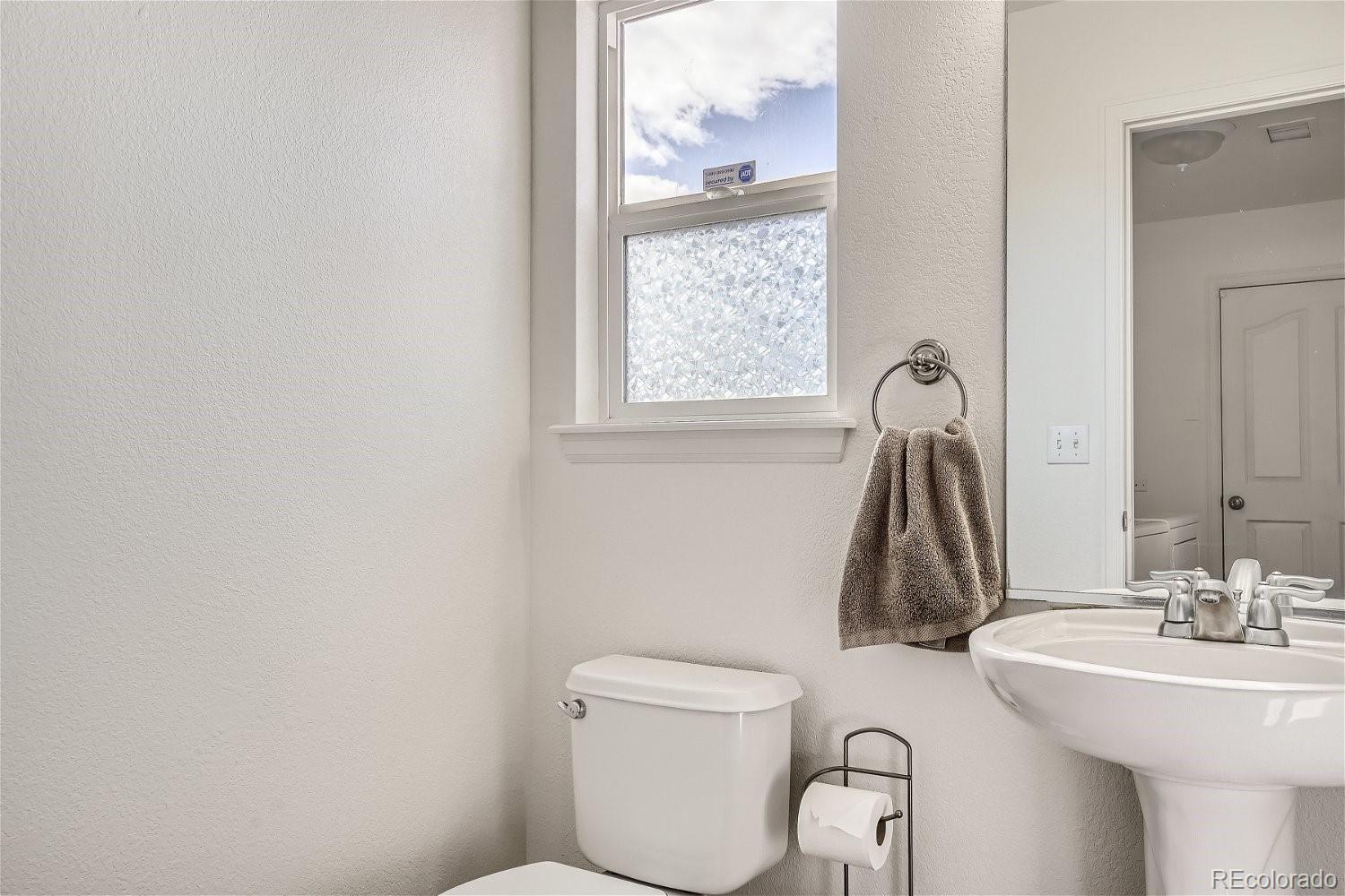 MLS Image #13 for 20546  robins drive,denver, Colorado