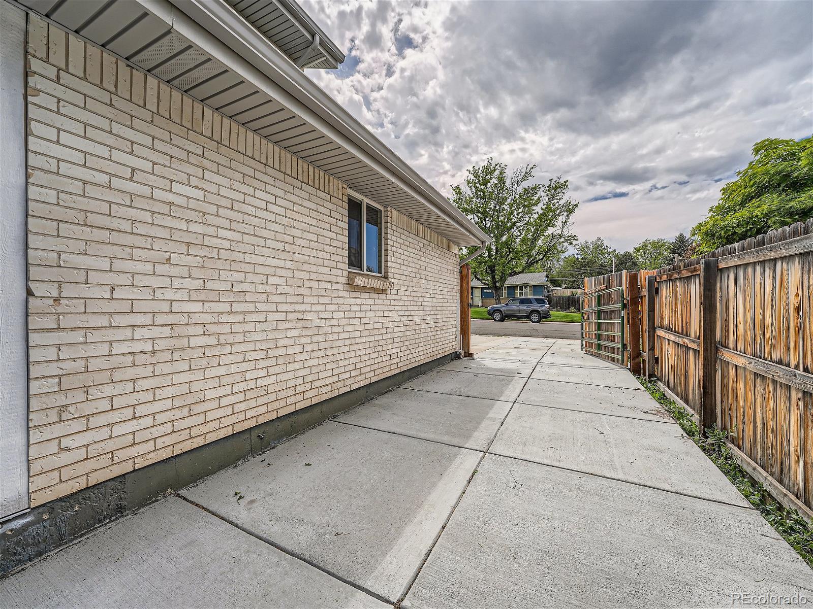 MLS Image #32 for 3366 s chester court,denver, Colorado