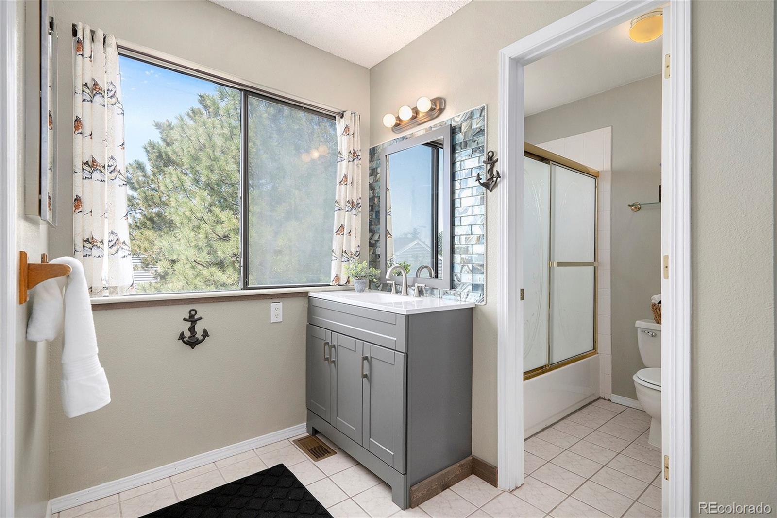 MLS Image #15 for 11582 e bayaud drive,aurora, Colorado