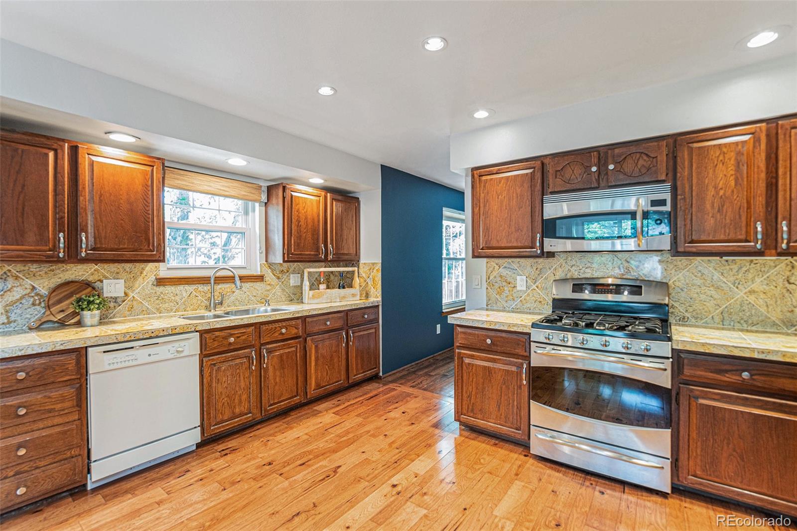 MLS Image #4 for 8016 s niagara way,centennial, Colorado