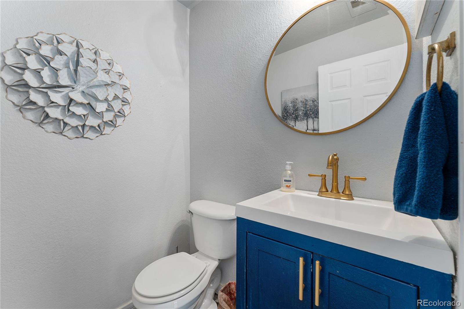 MLS Image #18 for 20604 e 38th place,denver, Colorado