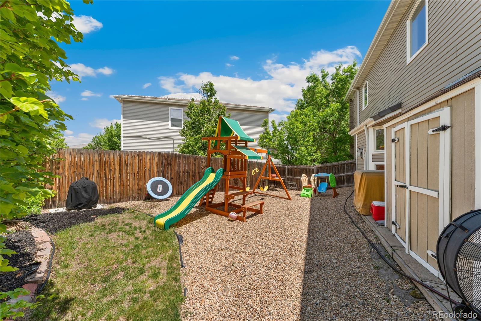 MLS Image #38 for 20604 e 38th place,denver, Colorado