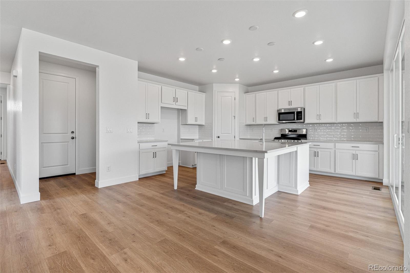 MLS Image #15 for 16551 w 93rd avenue,arvada, Colorado