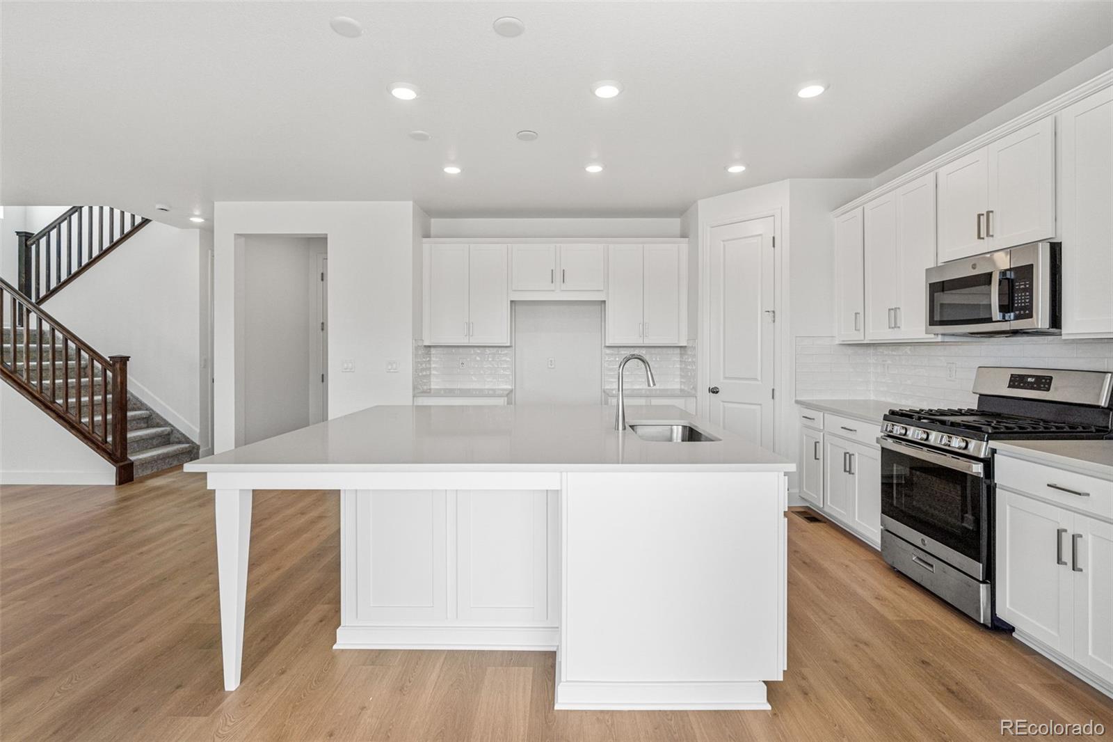 MLS Image #18 for 16551 w 93rd avenue,arvada, Colorado