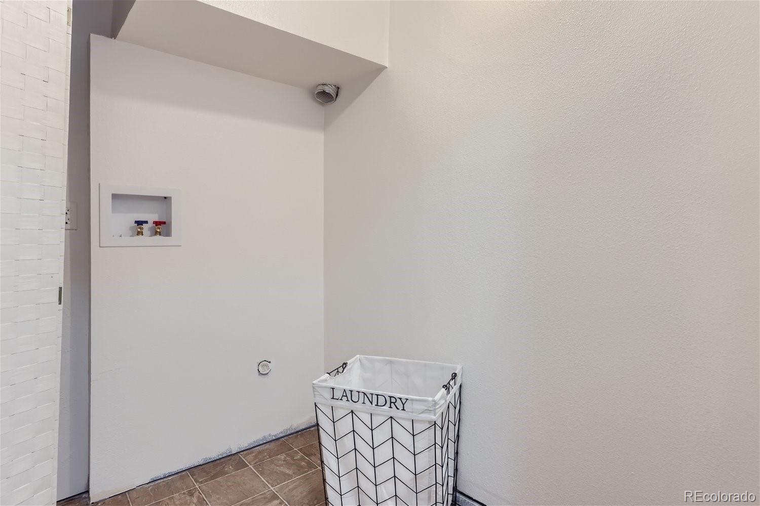 MLS Image #23 for 8090 e linvale place,denver, Colorado