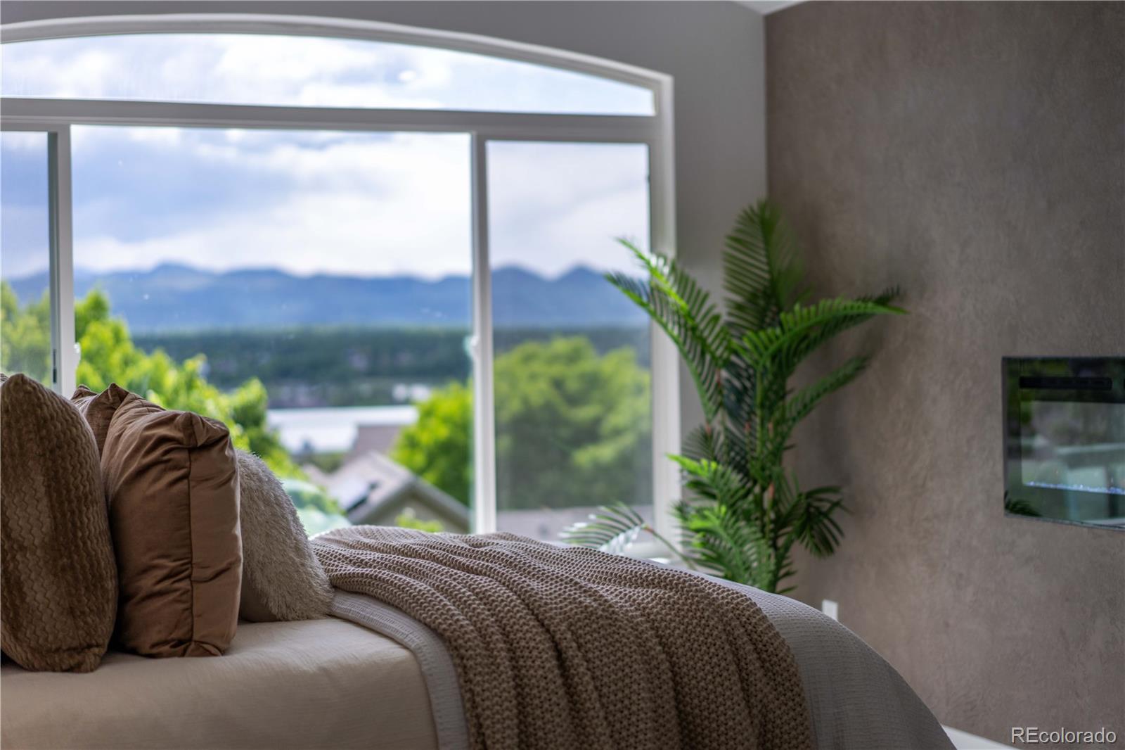 MLS Image #3 for 7421 s crescent court,littleton, Colorado