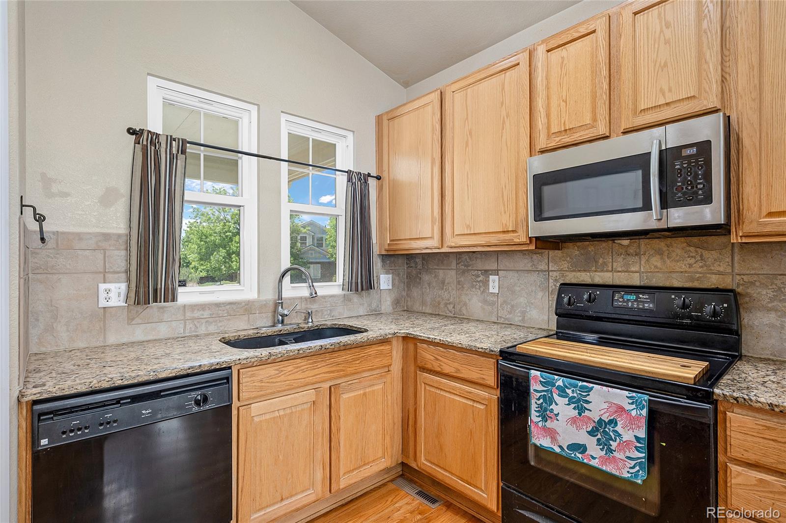 MLS Image #10 for 21161 e greenwood place,aurora, Colorado