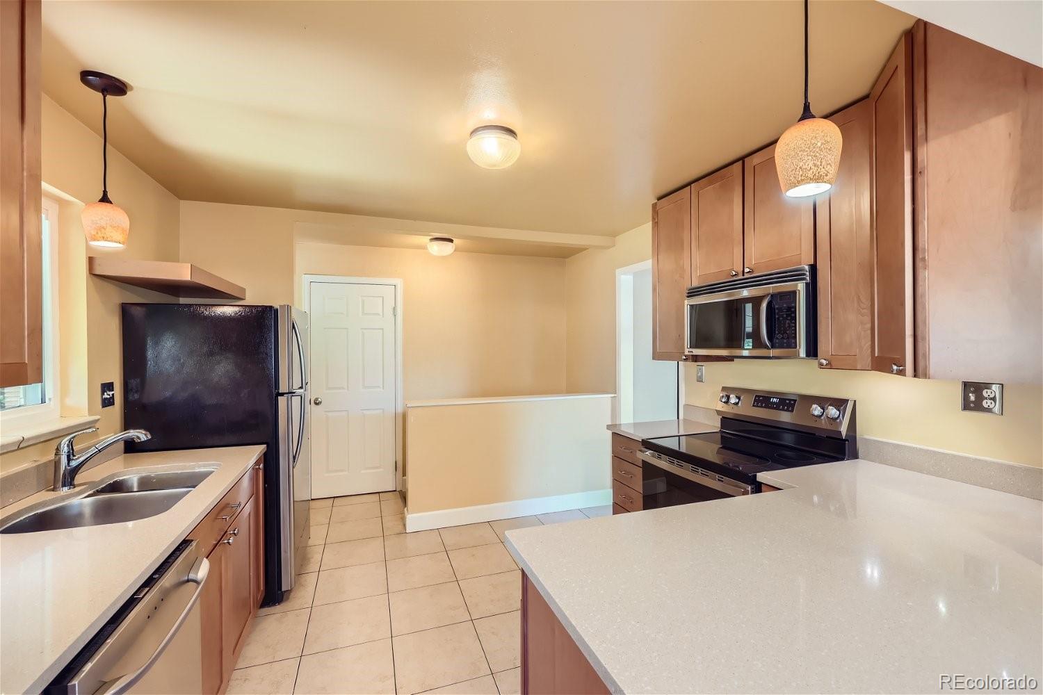 MLS Image #11 for 2285  iola street,aurora, Colorado