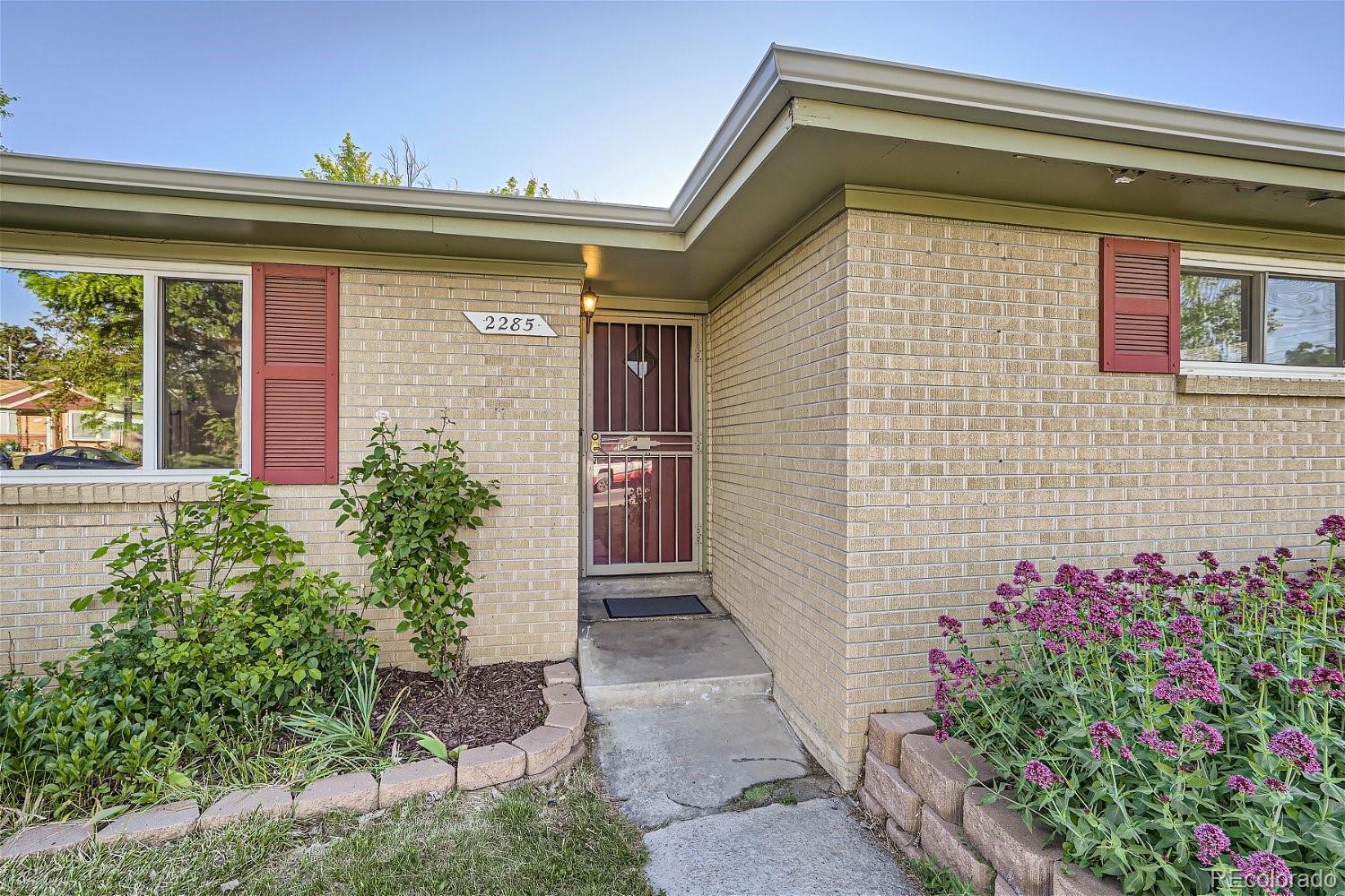 MLS Image #2 for 2285  iola street,aurora, Colorado