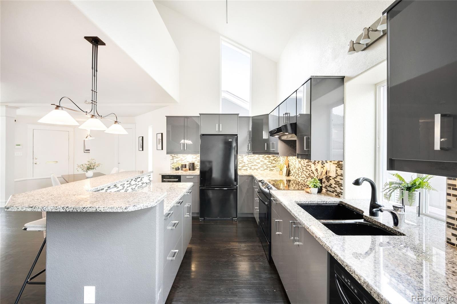 MLS Image #12 for 550  madison street,denver, Colorado