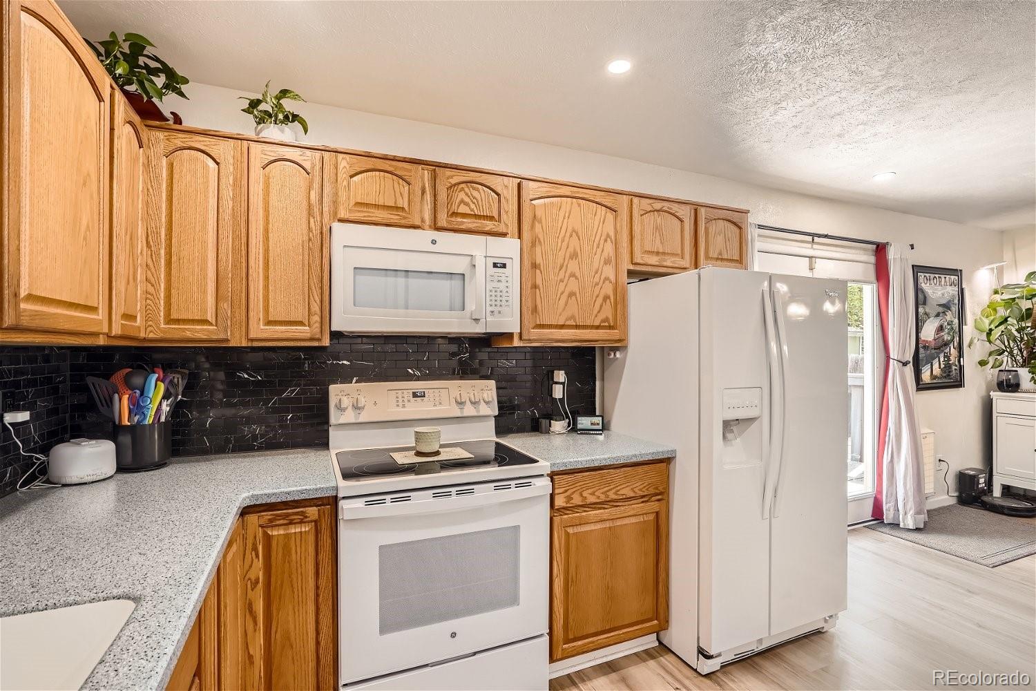 MLS Image #6 for 8746 w 86th drive,arvada, Colorado