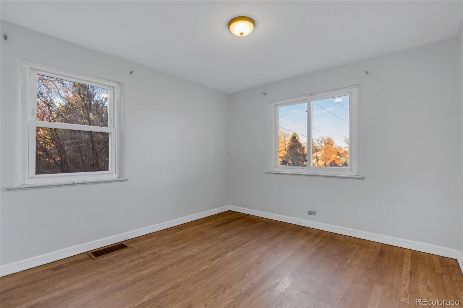 MLS Image #10 for 1375  roslyn street,denver, Colorado