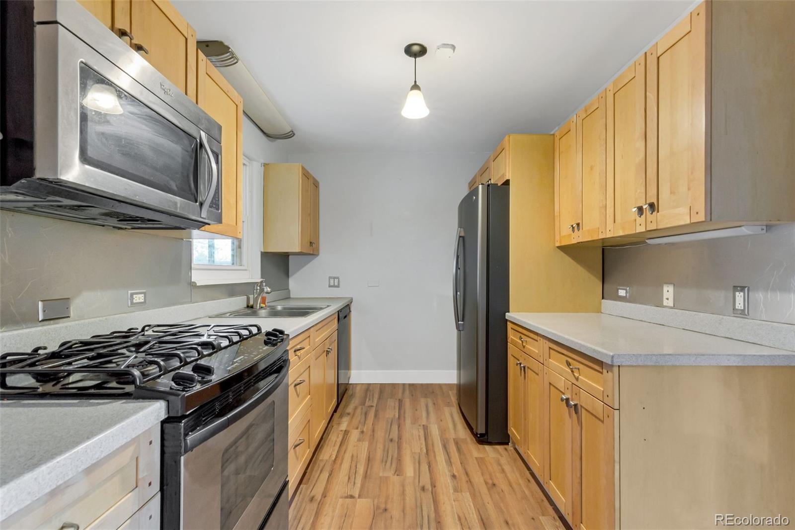 MLS Image #4 for 1375  roslyn street,denver, Colorado