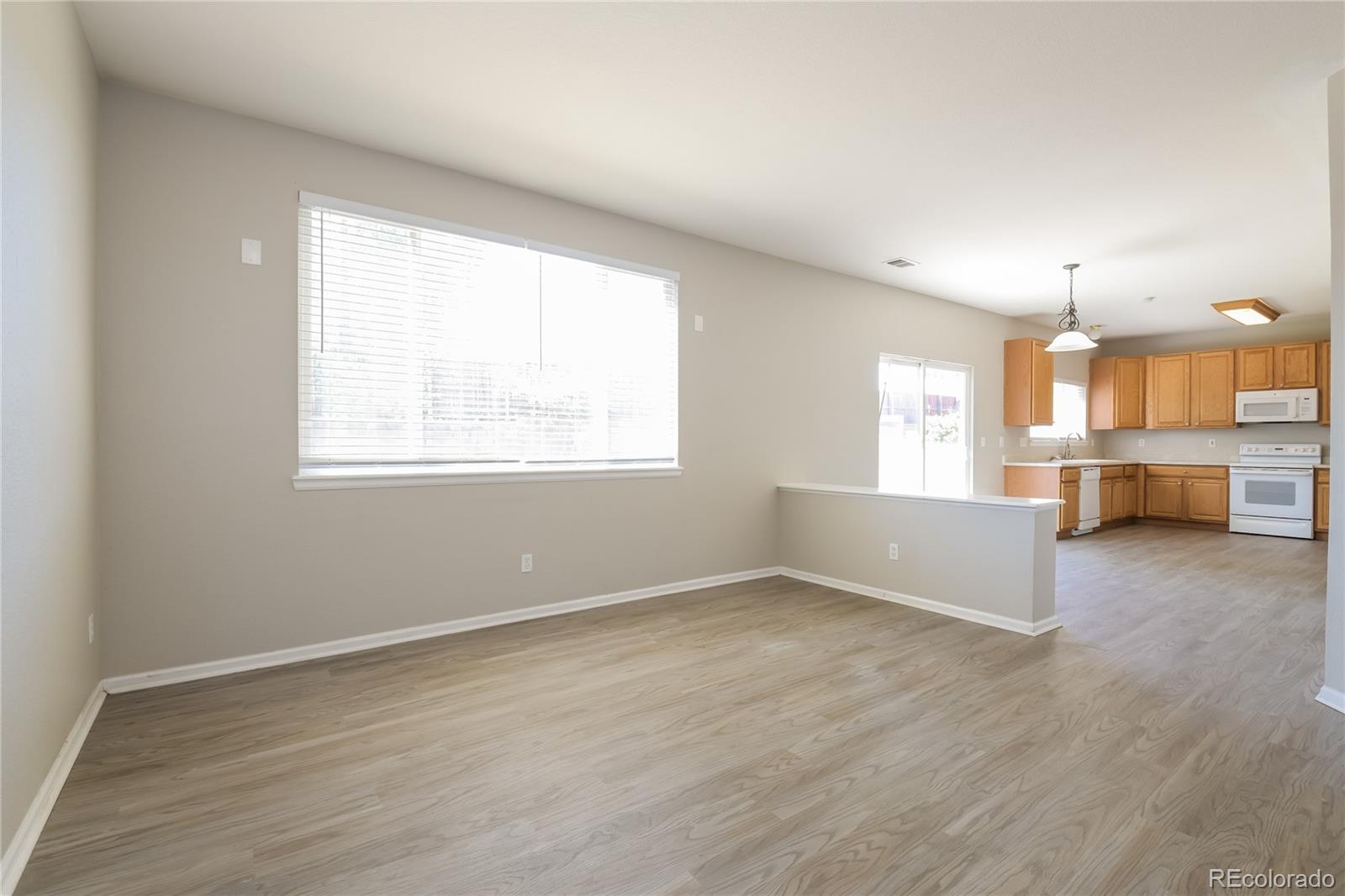 MLS Image #11 for 13960 e 104th drive,commerce city, Colorado