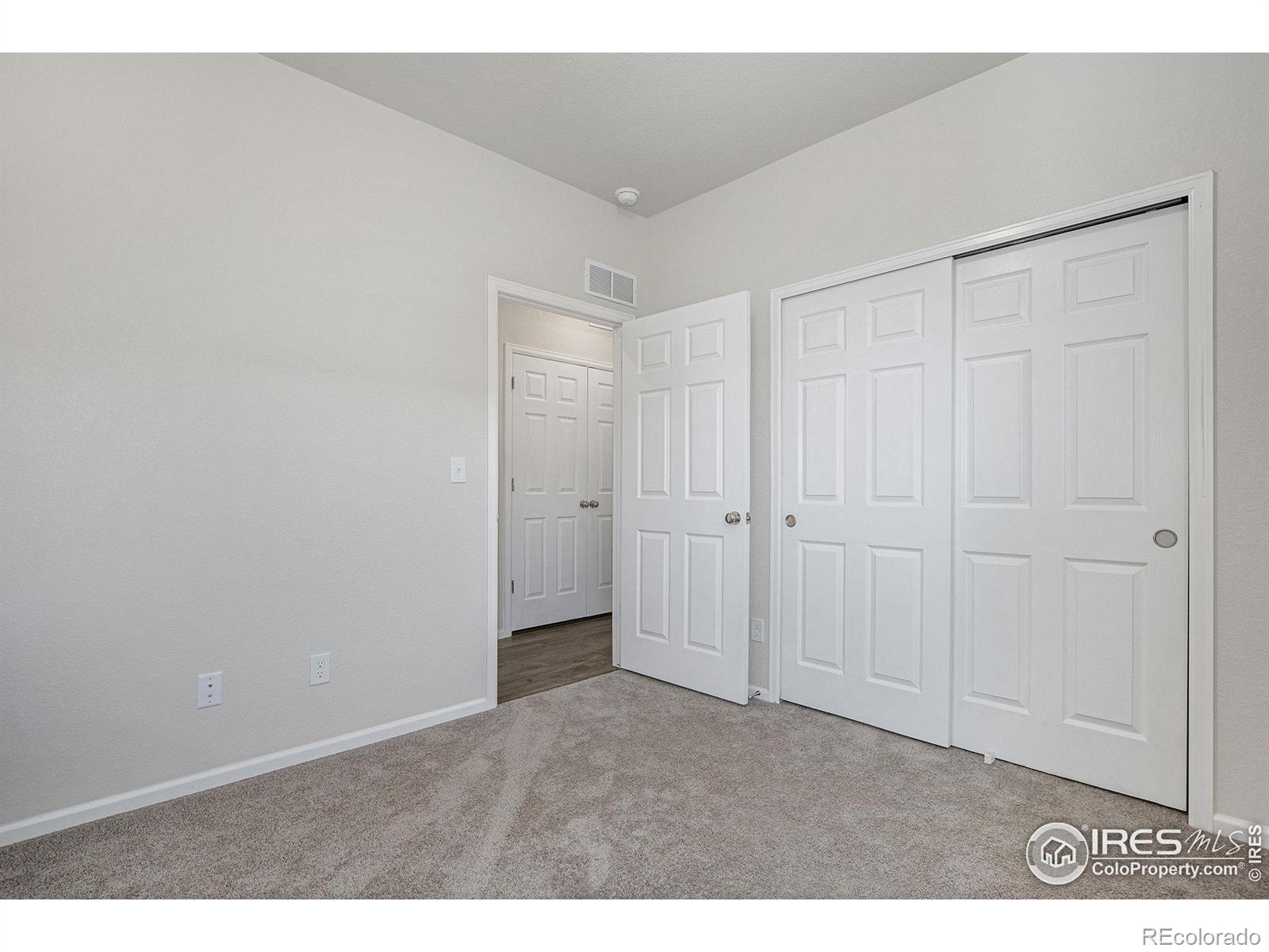 MLS Image #12 for 6622 n ceylon street,denver, Colorado